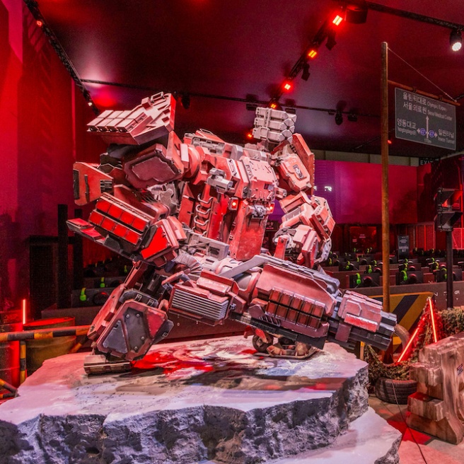 g-star giant props for hero installation in game exhibition