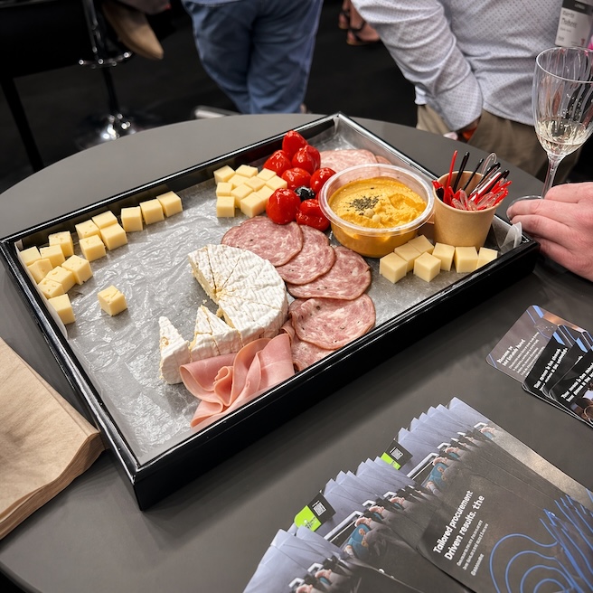 Gamescom Booth Catering: Rules, Vendors, and Strategy